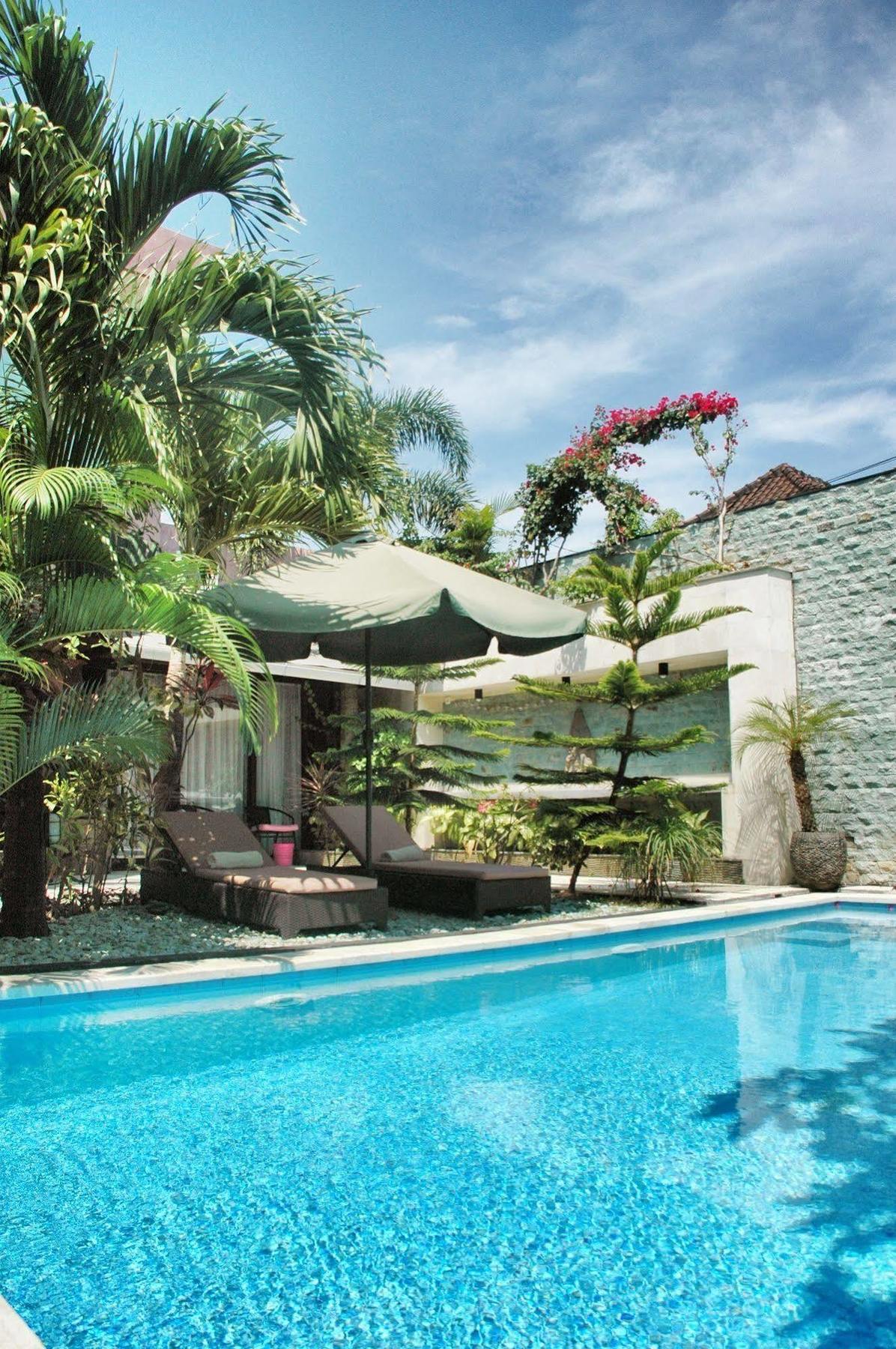 Marinos Place Legian Kültér fotó